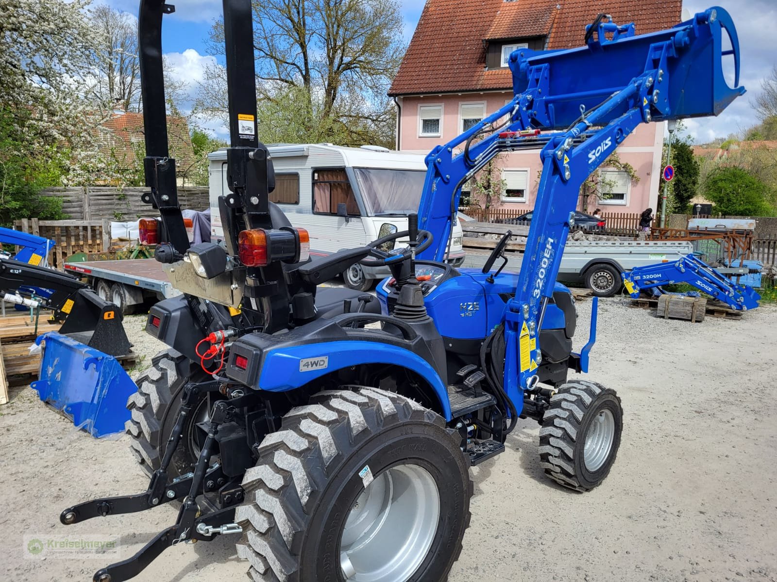 Traktor des Typs Solis 26 HST + Frontlader 3200EH + Greifschaufel inkl. Zulassung neu, Neumaschine in Feuchtwangen (Bild 5)