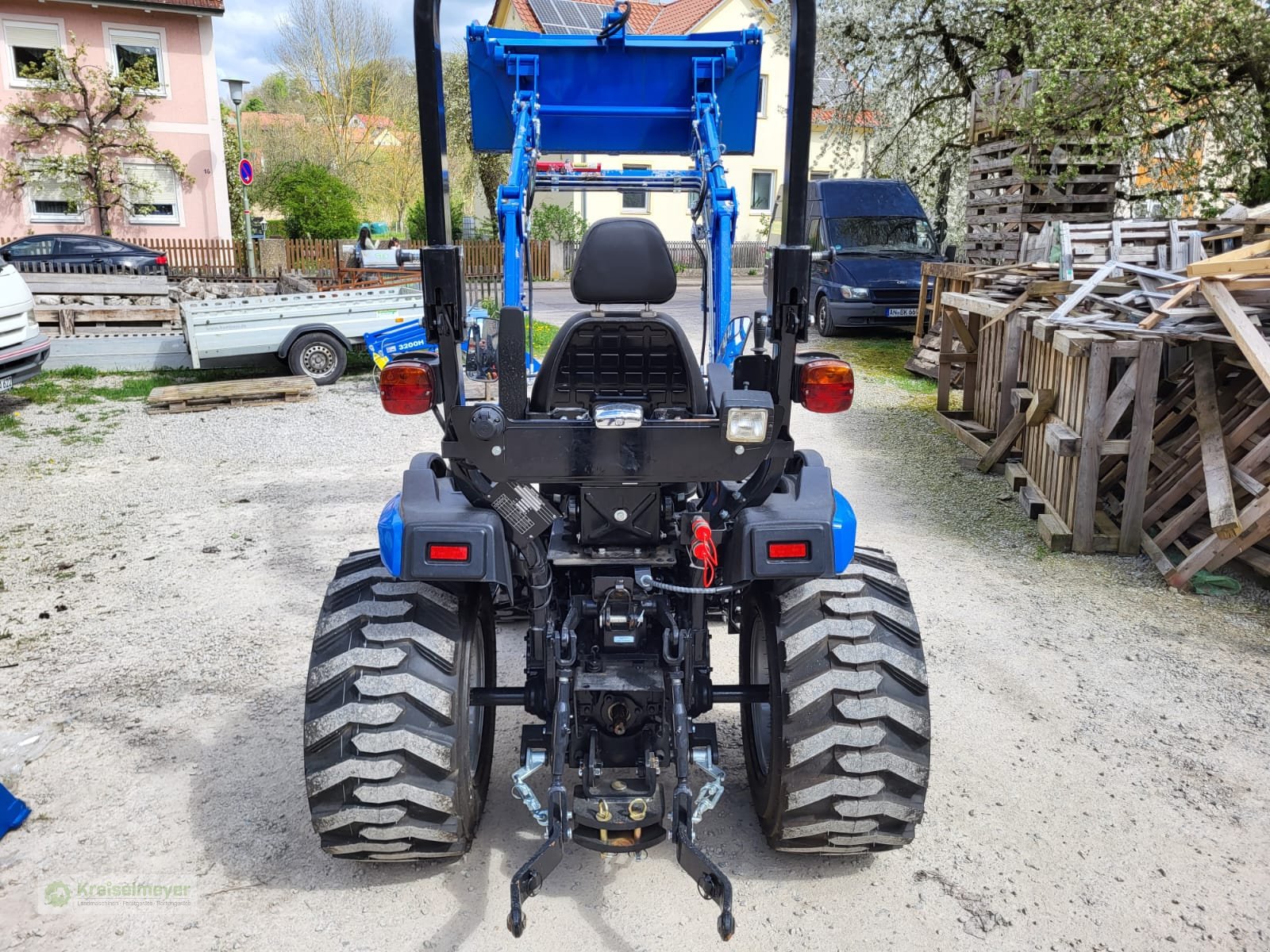 Traktor des Typs Solis 26 HST + Frontlader 3200EH + Greifschaufel inkl. Zulassung neu, Neumaschine in Feuchtwangen (Bild 7)