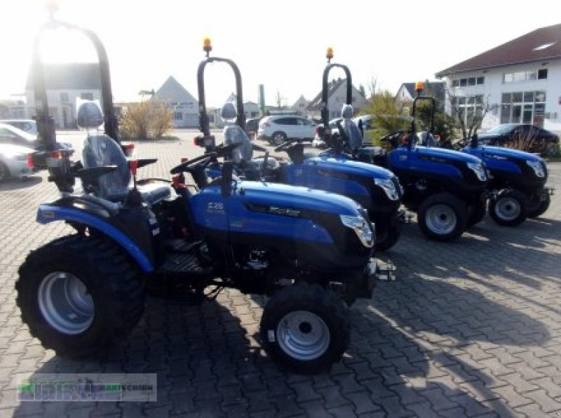 Traktor of the type Solis 26 HST (hydrostatischer Antrieb) stufenlos, Messepreis Karpfham 30.08 - 10.09.2024, 3 % Messerabatt, Neumaschine in Buchdorf (Picture 4)