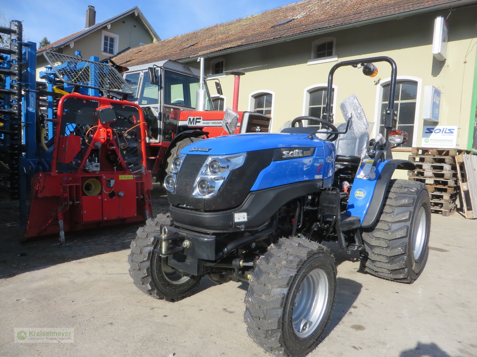 Traktor of the type Solis 26 + Industriebereifung + Straßenzulassung + 3. Jahre Garantie, Neumaschine in Feuchtwangen (Picture 2)