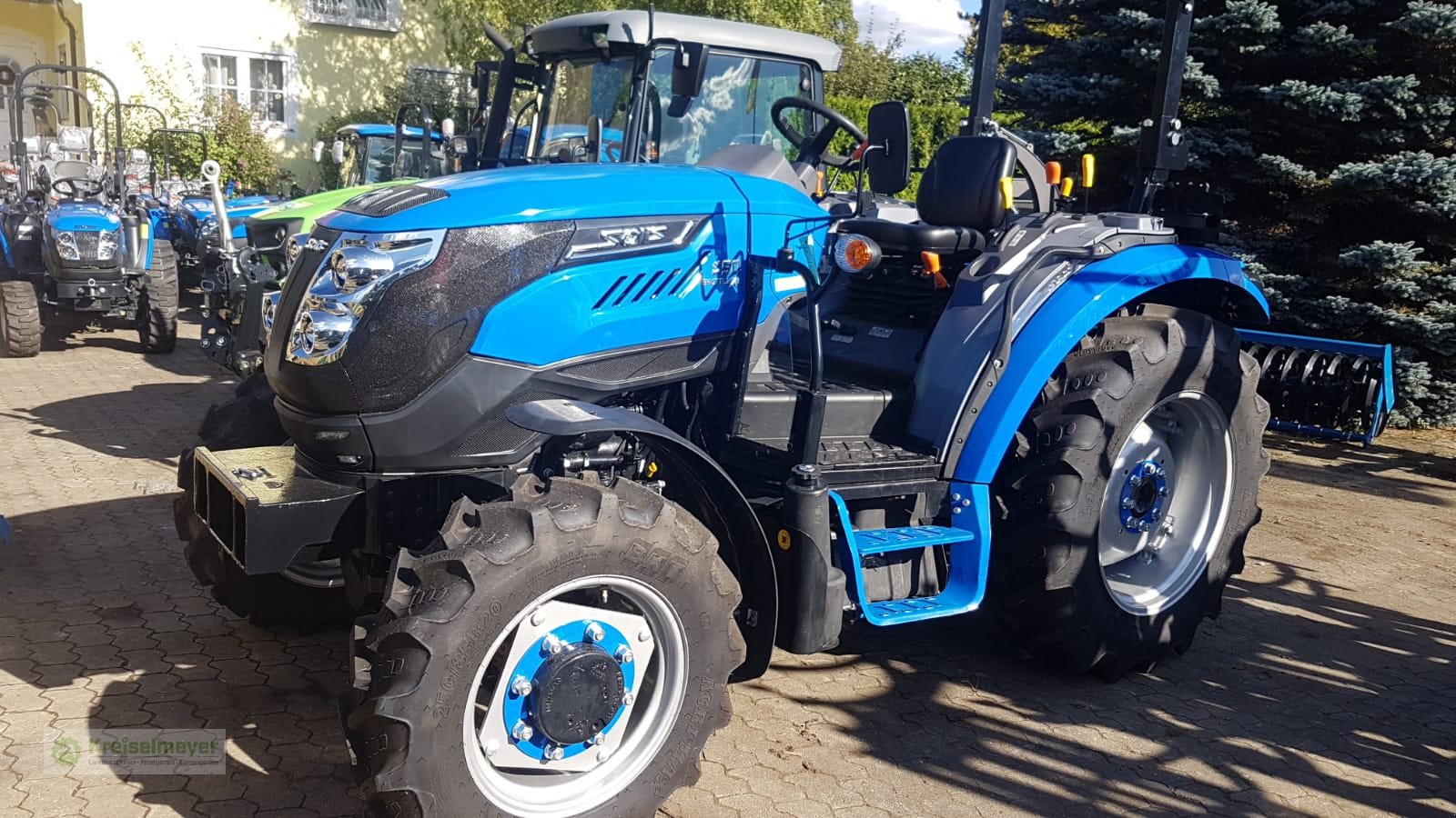 Traktor tip Solis 50 Stage V Aktion neu + AS-Radial Reifen + Zugmaul + Zulassungspapiere, Neumaschine in Feuchtwangen (Poză 1)