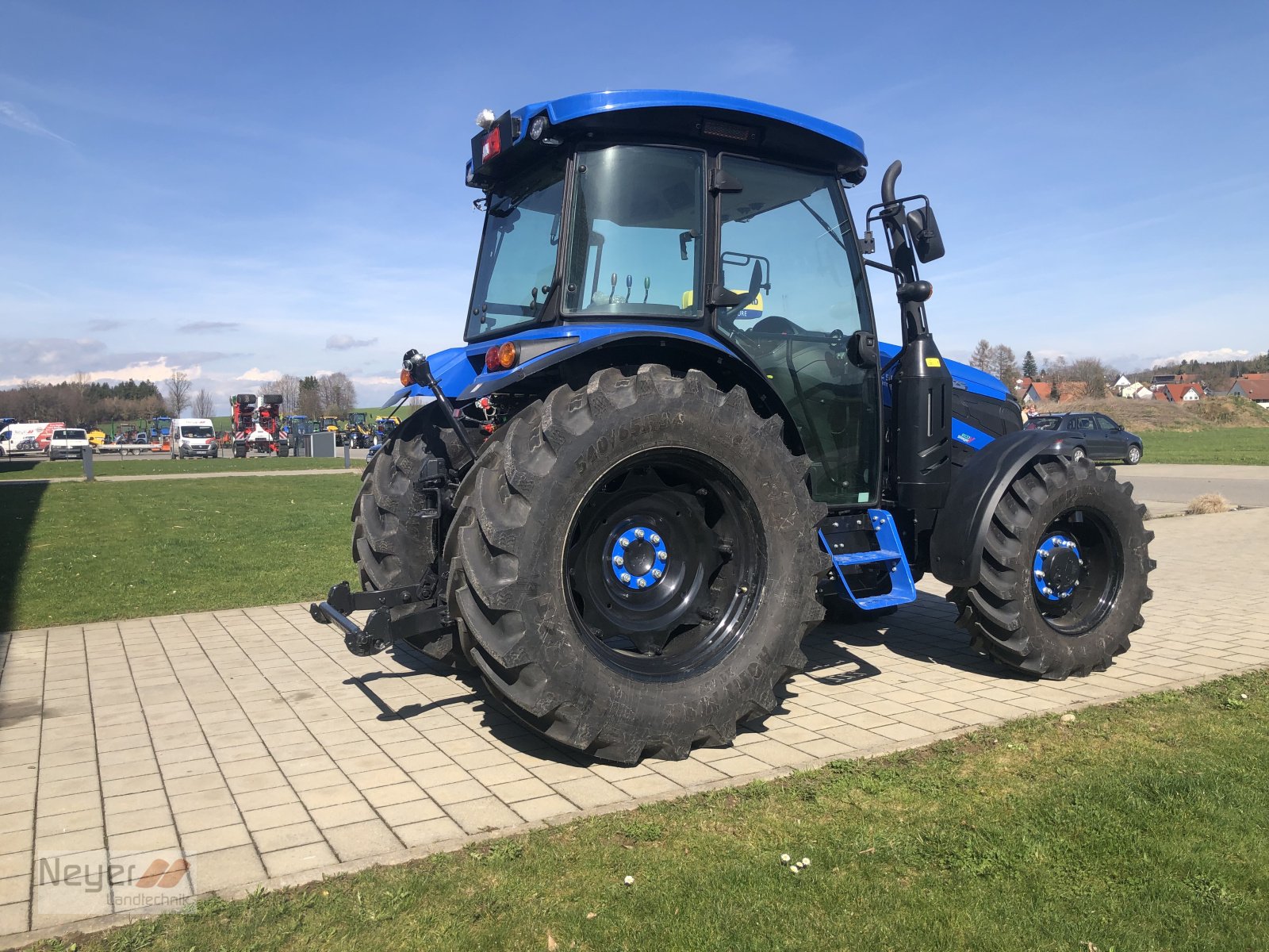 Traktor of the type Solis 90 Stage V, Neumaschine in Bad Waldsee Mennisweiler (Picture 13)