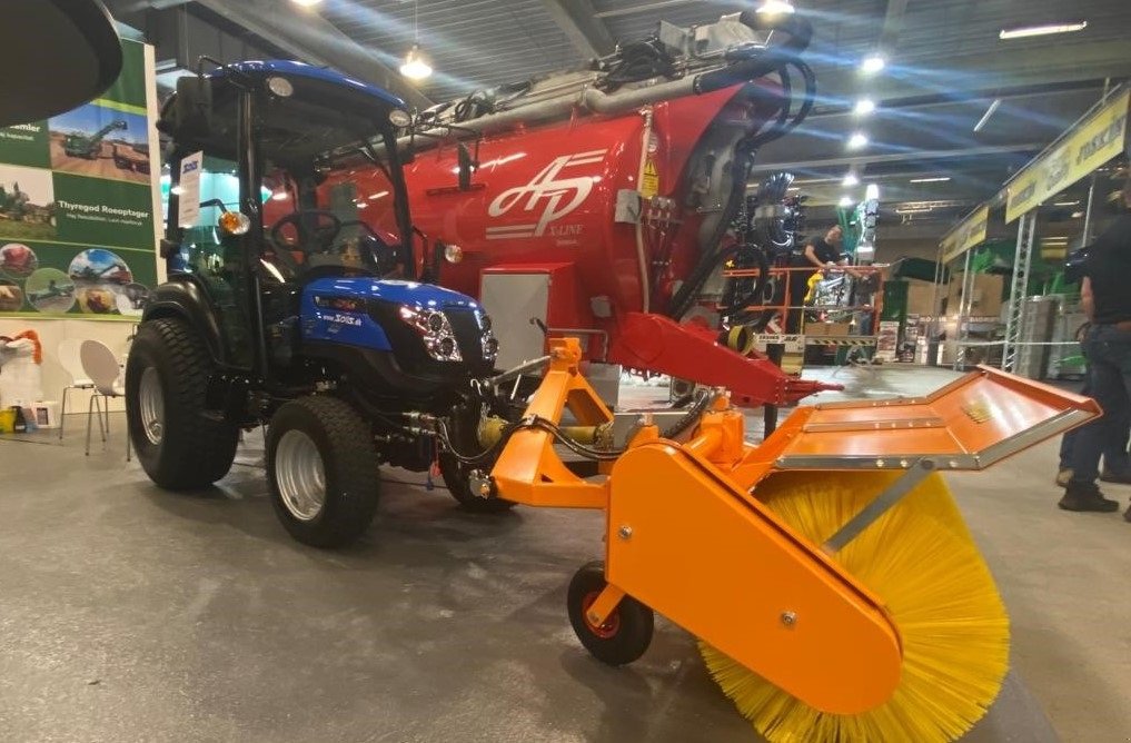 Traktor typu Solis H26 HST SnowEdition med Thyregod TK 1600 kost på, Gebrauchtmaschine v Lintrup (Obrázok 2)