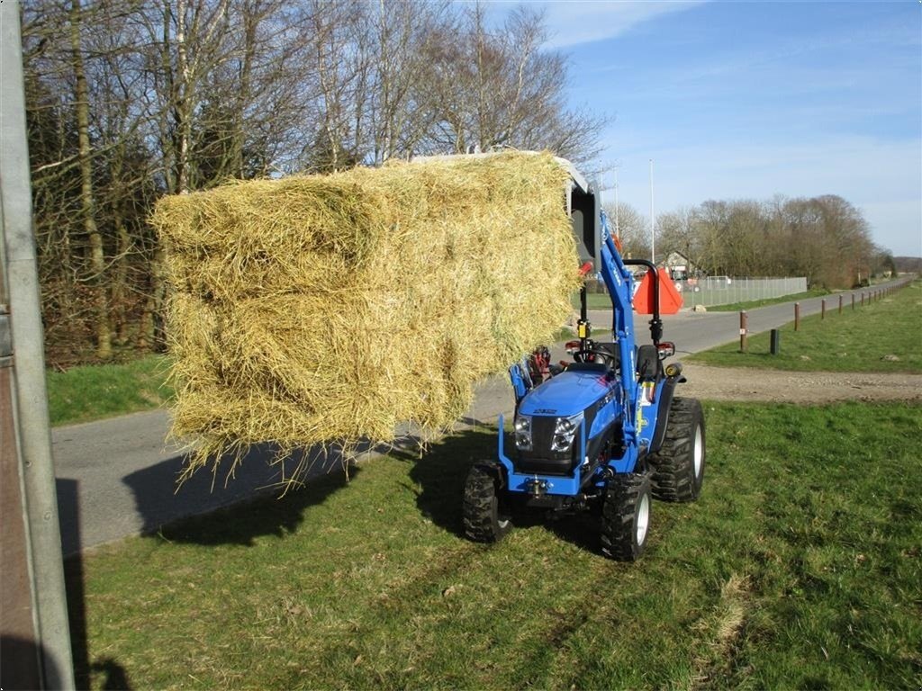 Traktor van het type Solis S26 6+2 gearmaskine med servostyring og frontlæsser på, Gebrauchtmaschine in Lintrup (Foto 3)