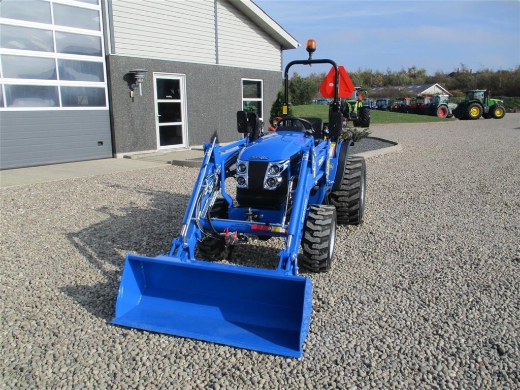 Traktor del tipo Solis S26 6+2 gearmaskine med Servostyring og fuldhydraulisk frontlæsser, Gebrauchtmaschine In Lintrup (Immagine 5)