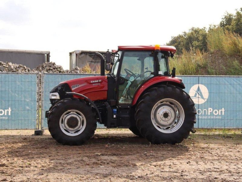 Traktor of the type Sonstige Case Farmall 100x, Gebrauchtmaschine in Antwerpen (Picture 1)