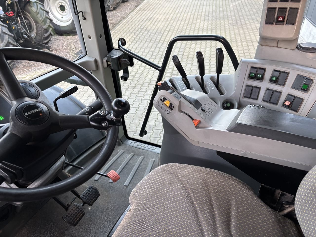 Traktor typu Sonstige Claas Arion 520, Gebrauchtmaschine w Daarle (Zdjęcie 10)