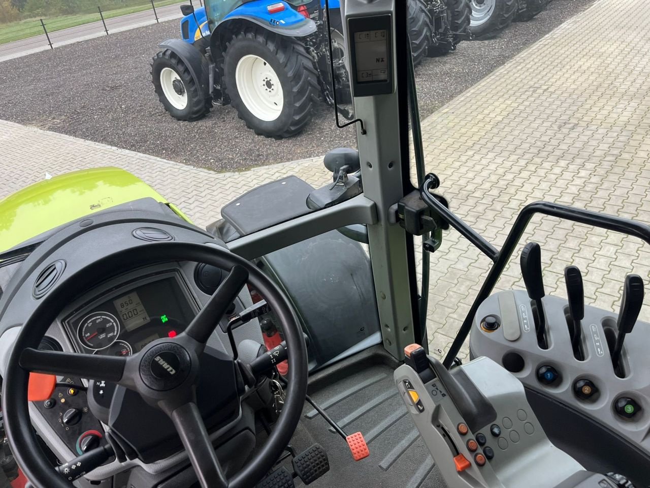 Traktor Türe ait Sonstige Claas Arion 640, Gebrauchtmaschine içinde Daarle (resim 10)