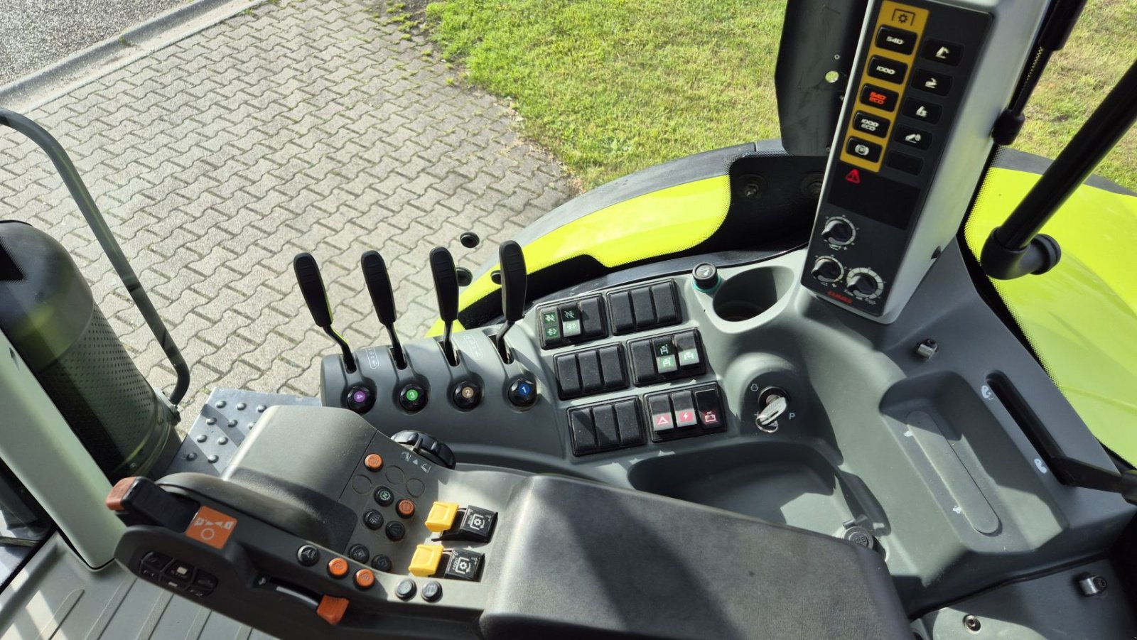 Traktor tip Sonstige CLAAS ARION 650 CIS 40kmh Lucht fronthef en PTO, Gebrauchtmaschine in Schoonebeek (Poză 11)