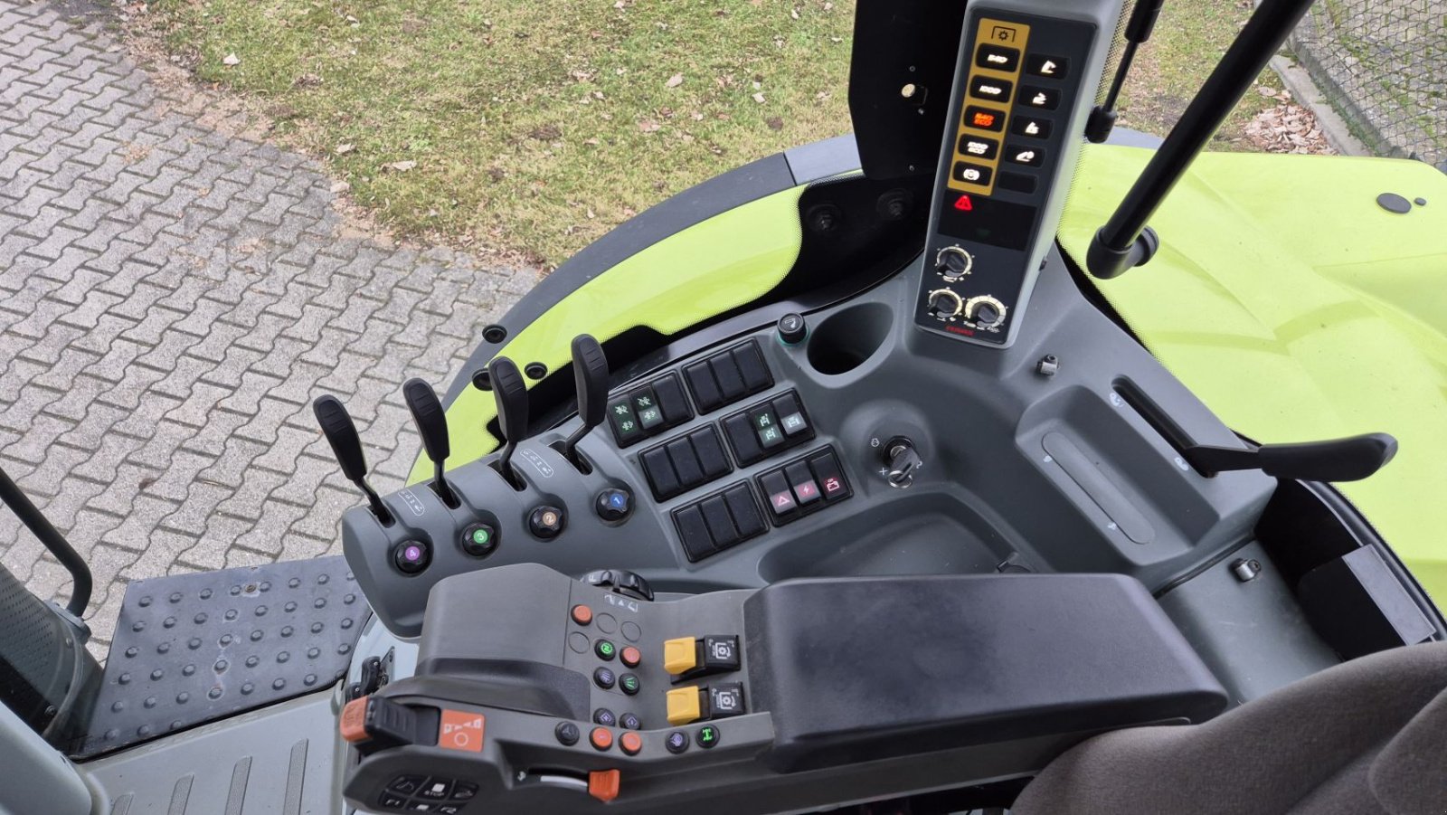 Traktor типа Sonstige CLAAS ARION 650 CIS 40kmh Lucht fronthef en PTO, Gebrauchtmaschine в Schoonebeek (Фотография 9)