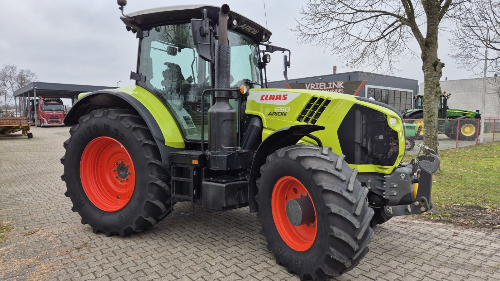 Traktor типа Sonstige CLAAS ARION 650 CIS 40kmh Lucht fronthef en PTO, Gebrauchtmaschine в Schoonebeek (Фотография 1)