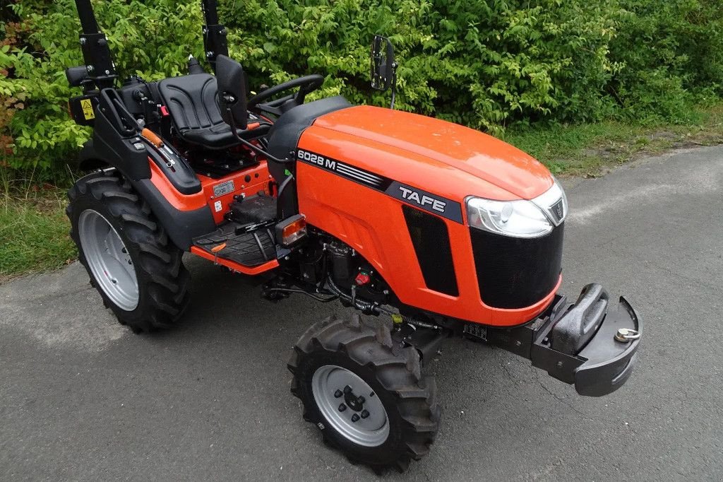 Traktor typu Sonstige Compact trekker 6028M, Neumaschine w Losdorp (Zdjęcie 1)