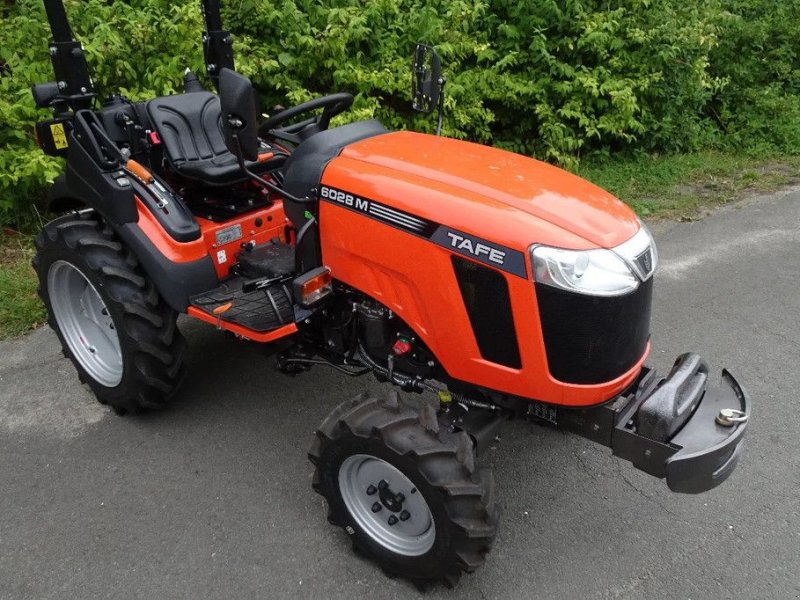 Traktor a típus Sonstige Compact trekker 6028M, Neumaschine ekkor: Losdorp (Kép 1)