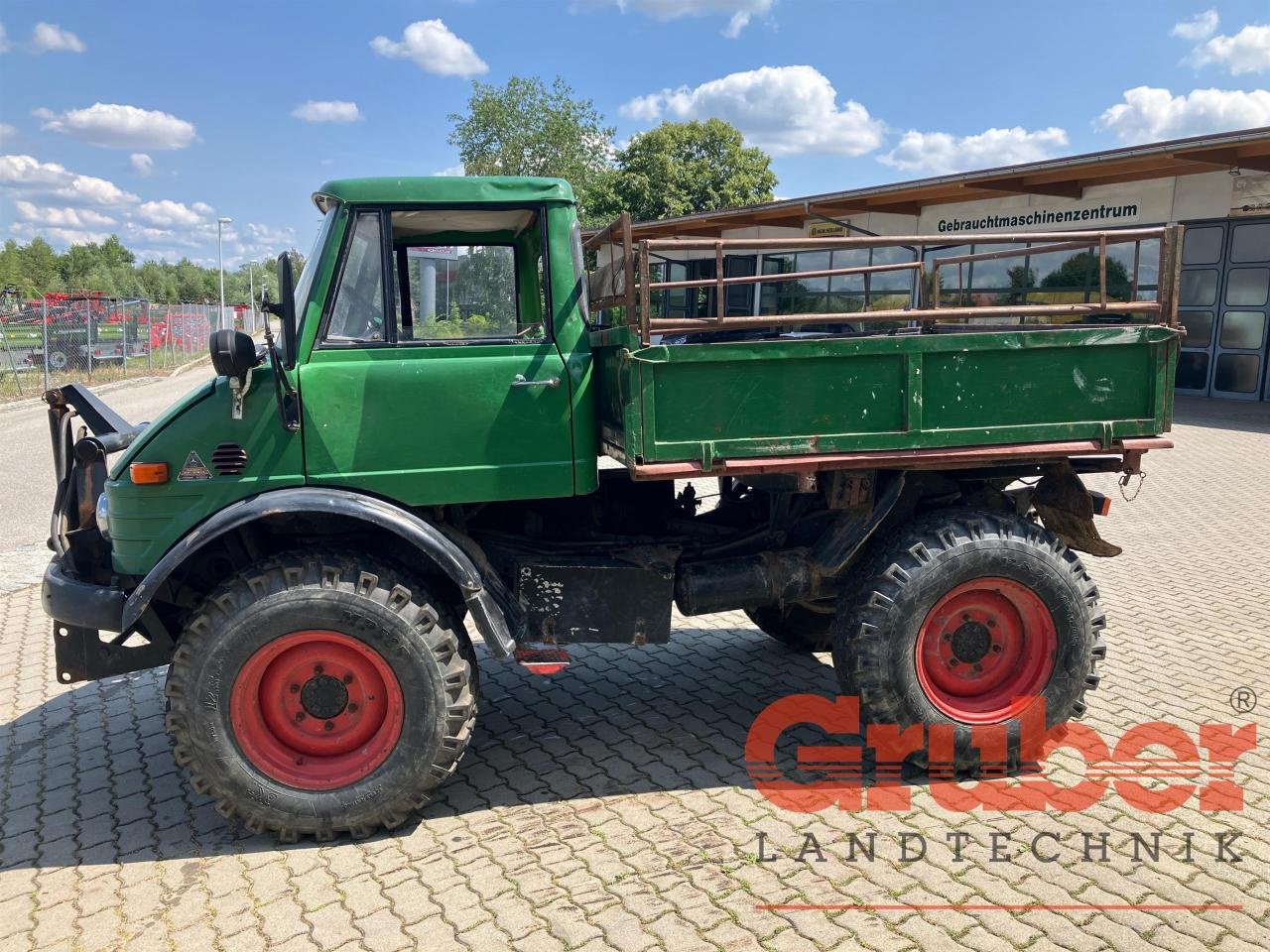 Traktor van het type Sonstige Daimler-Benz Unimog 403, Gebrauchtmaschine in Ampfing (Foto 2)