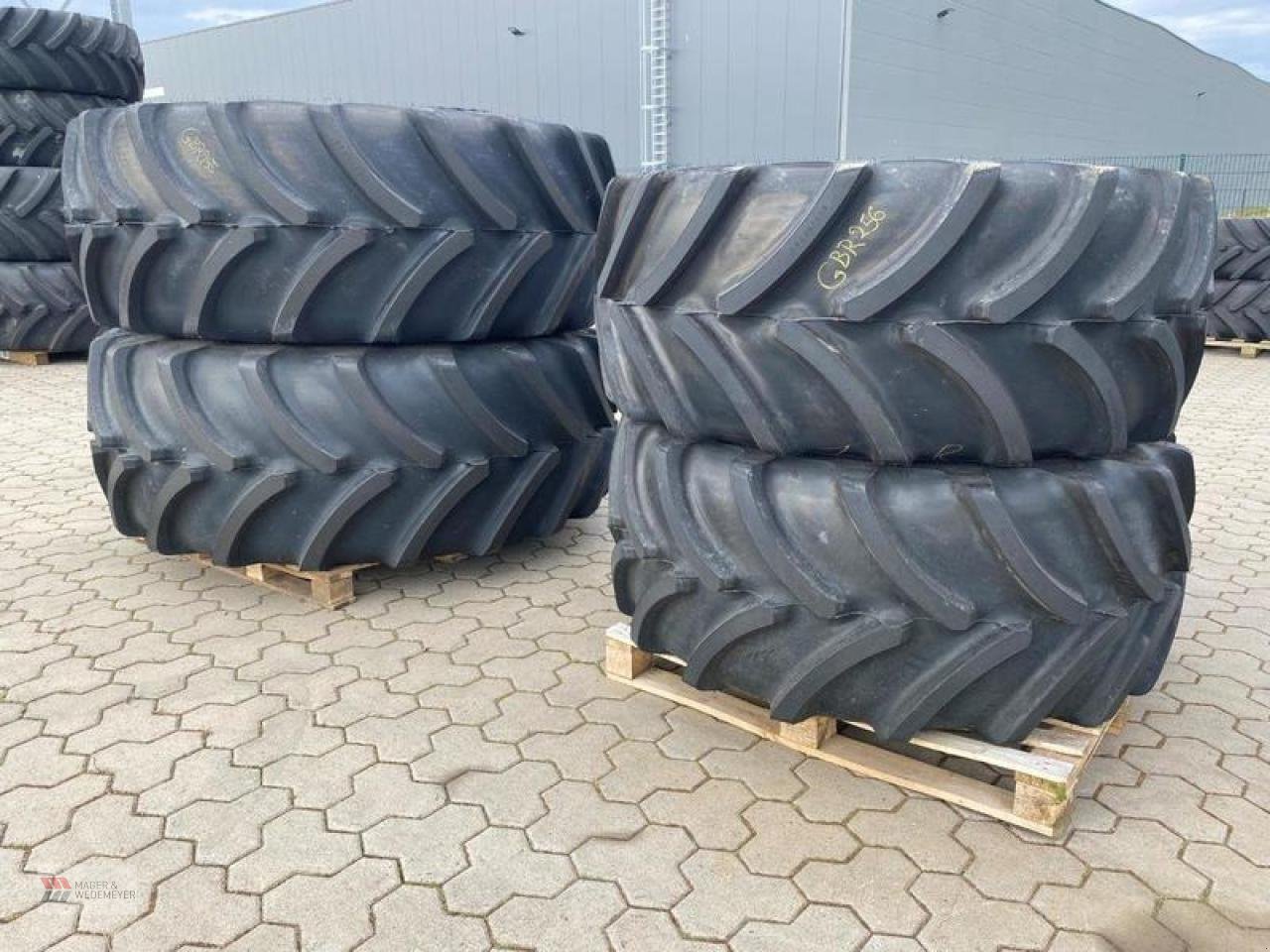 Traktor του τύπου Sonstige FIRESTONE 600/65R28 & 710/70R38, Neumaschine σε Oyten (Φωτογραφία 1)