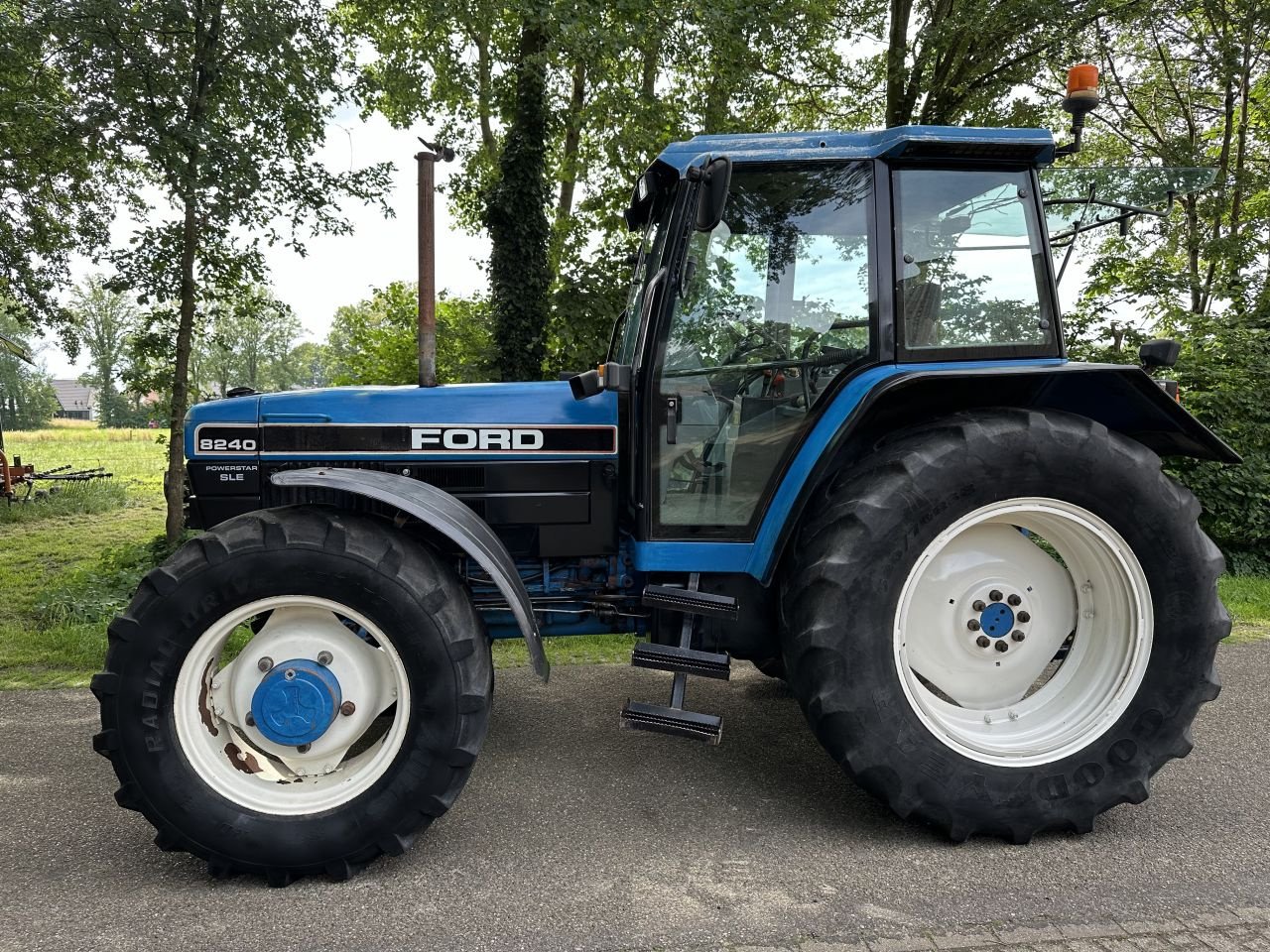 Traktor του τύπου Sonstige Ford New Holland 8240 SLE, Gebrauchtmaschine σε Rossum (Φωτογραφία 3)