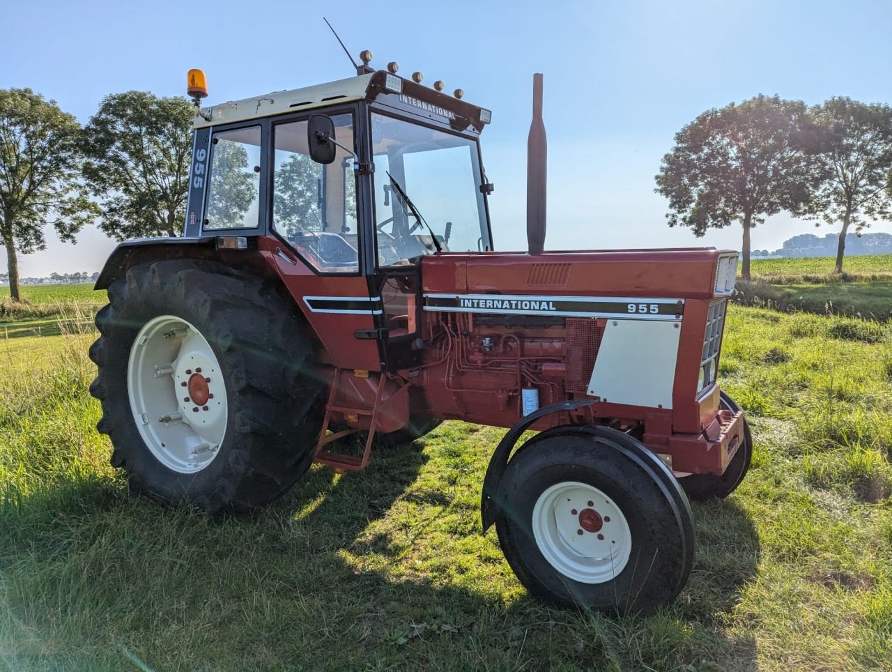 Traktor des Typs Sonstige International 955, Gebrauchtmaschine in Geffen (Bild 5)