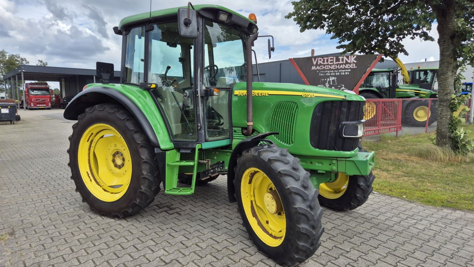 Traktor типа Sonstige JOHN DEERE 6120 SE met kruip versnelling en 4850uur, Gebrauchtmaschine в Schoonebeek (Фотография 1)