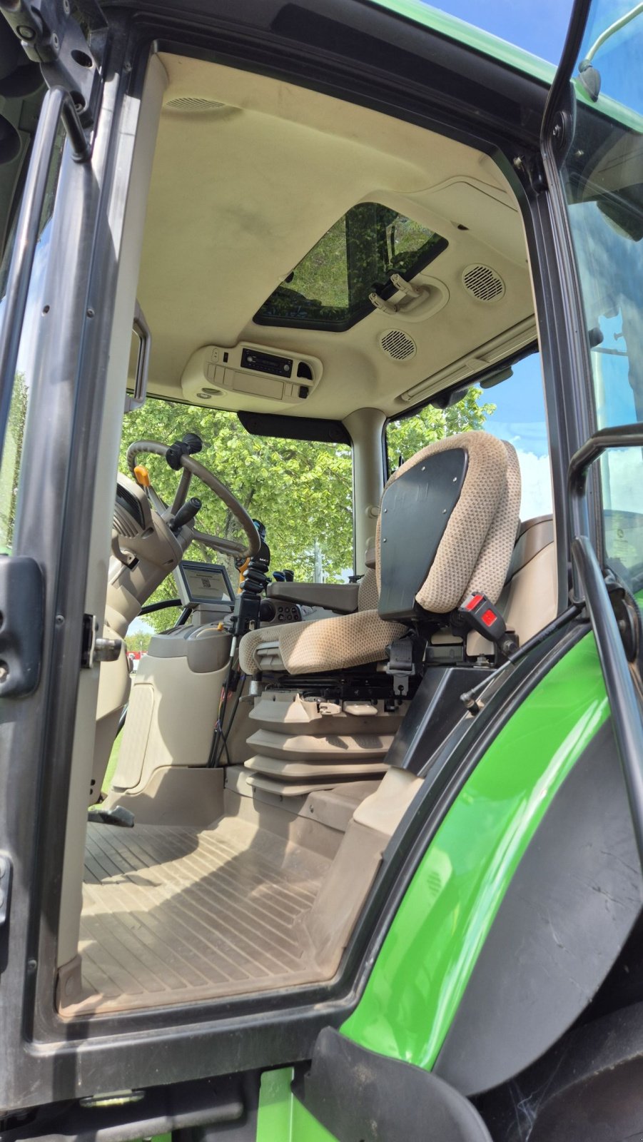 Traktor typu Sonstige JOHN DEERE 6145R AQ 50Km Lucht TLS HCS Voorlader, Gebrauchtmaschine v Schoonebeek (Obrázok 8)