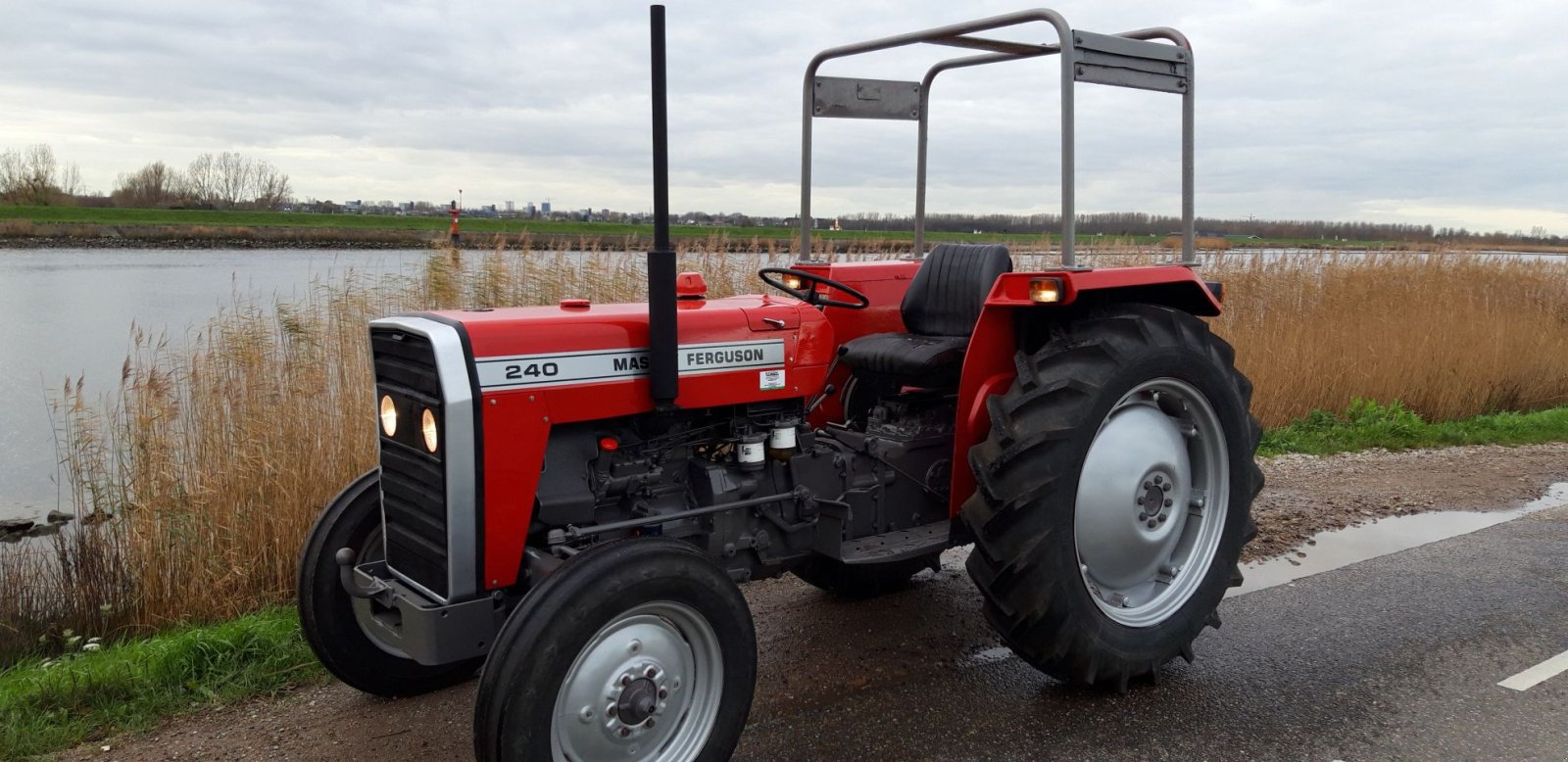 Traktor van het type Sonstige Maseey Ferguson 575, Gebrauchtmaschine in Ouderkerk aan den IJssel (Foto 2)