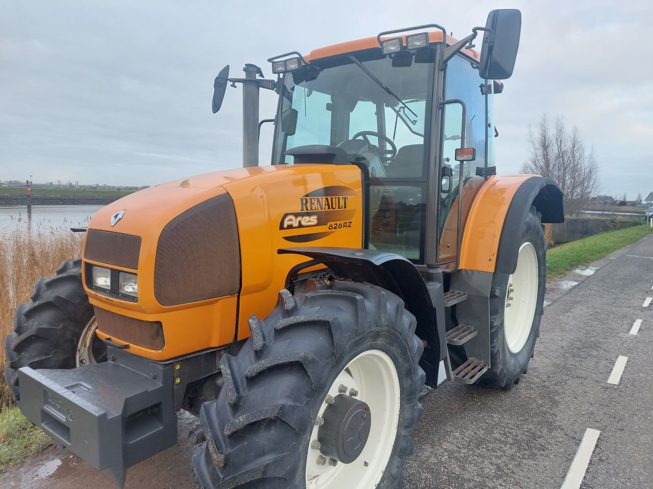 Traktor Türe ait Sonstige Maseey Ferguson 575, Gebrauchtmaschine içinde Ouderkerk aan den IJssel (resim 5)