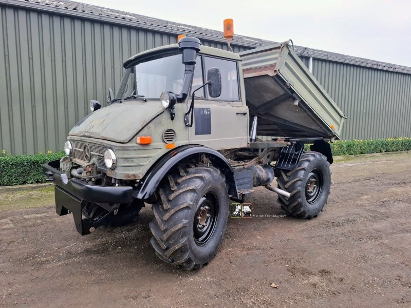 Traktor van het type Sonstige Mercedes Benz Unimog 406, Gebrauchtmaschine in Odiliapeel (Foto 1)