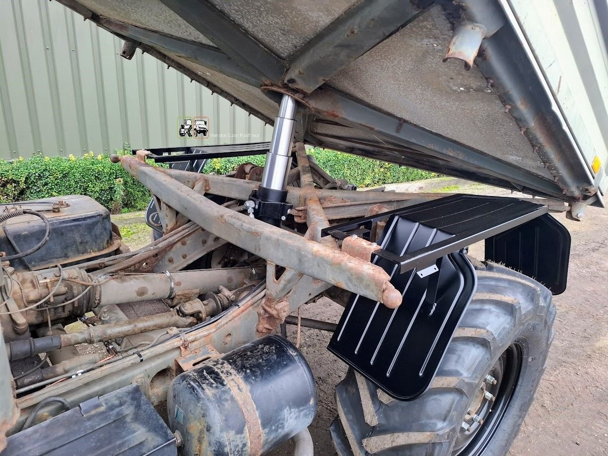 Traktor des Typs Sonstige Mercedes Benz Unimog 406, Gebrauchtmaschine in Odiliapeel (Bild 10)