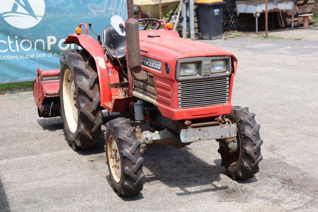 Traktor of the type Sonstige Onbekend YM2202D, Gebrauchtmaschine in Antwerpen (Picture 8)