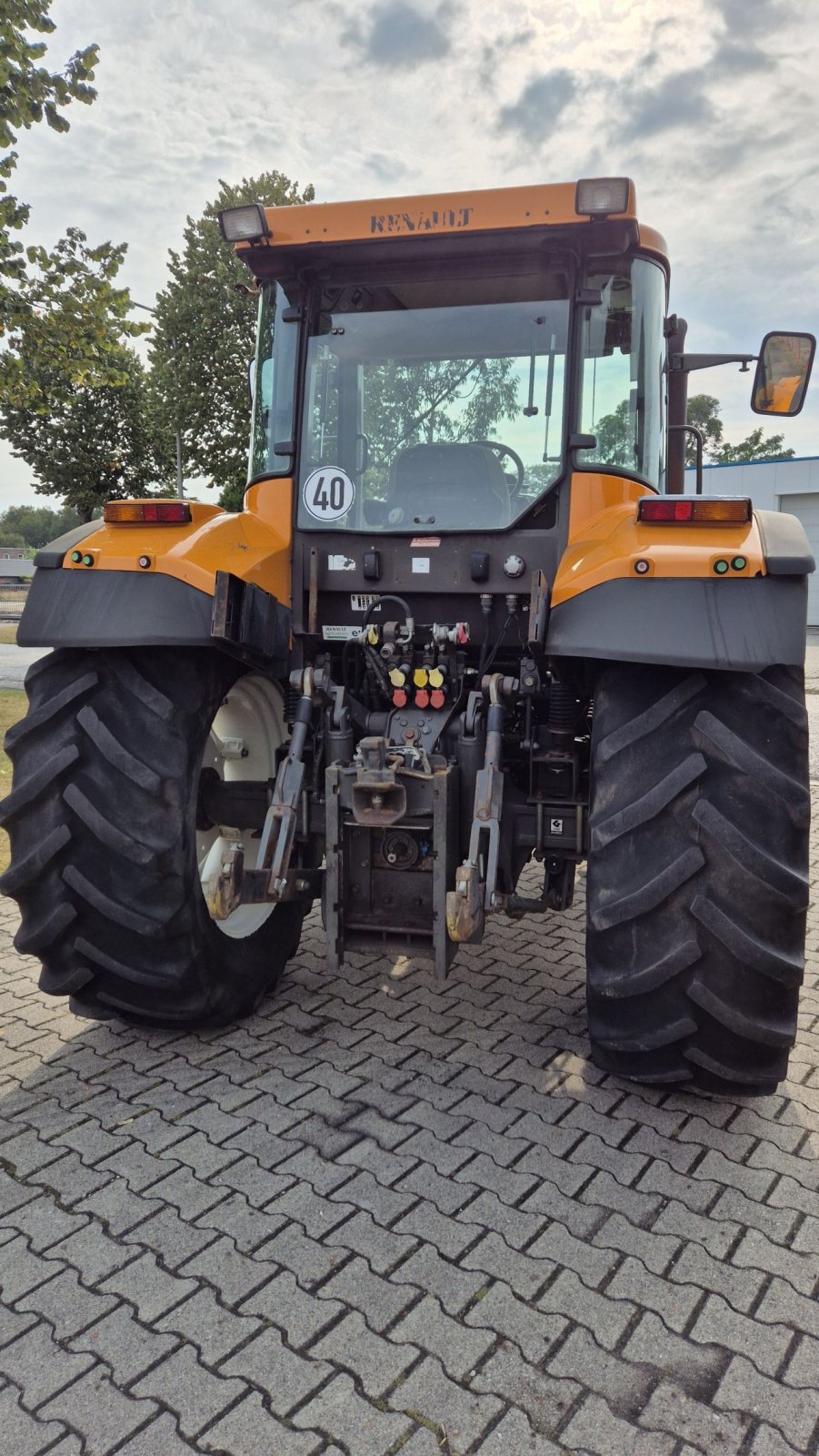 Traktor des Typs Sonstige RENAULT Ares 620 RZ met Luchtdruk en geveerde cabine, Gebrauchtmaschine in Schoonebeek (Bild 5)