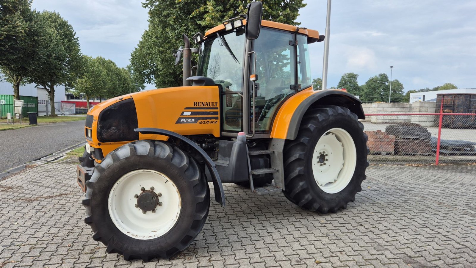 Traktor du type Sonstige RENAULT Ares 620 RZ met Luchtdruk en geveerde cabine, Gebrauchtmaschine en Schoonebeek (Photo 2)