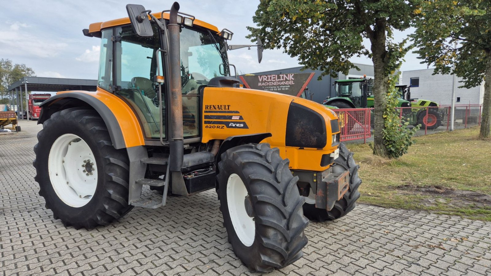 Traktor a típus Sonstige RENAULT Ares 620 RZ met Luchtdruk en geveerde cabine, Gebrauchtmaschine ekkor: Schoonebeek (Kép 1)