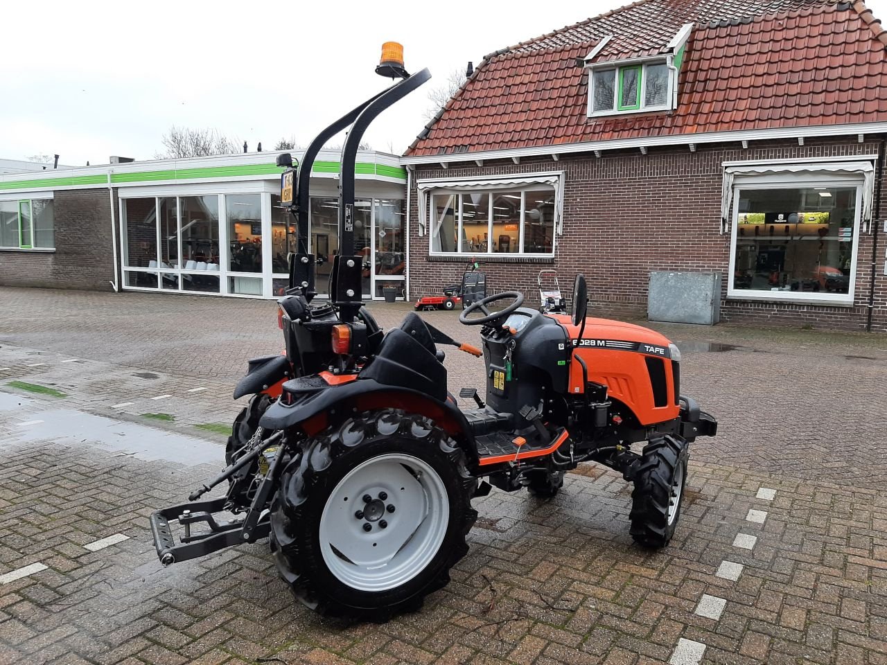 Traktor van het type Sonstige TAFE 6028M, Gebrauchtmaschine in Hardegarijp (Foto 3)