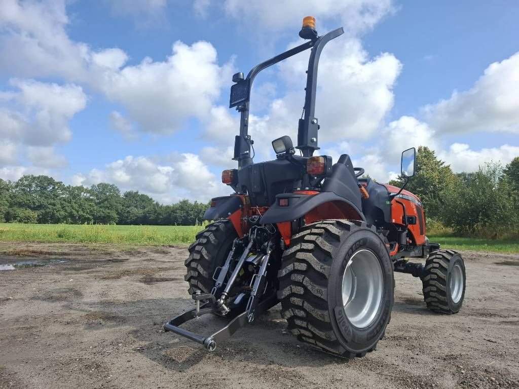 Traktor des Typs Sonstige Tafe 6028M, Neumaschine in Borne (Bild 4)