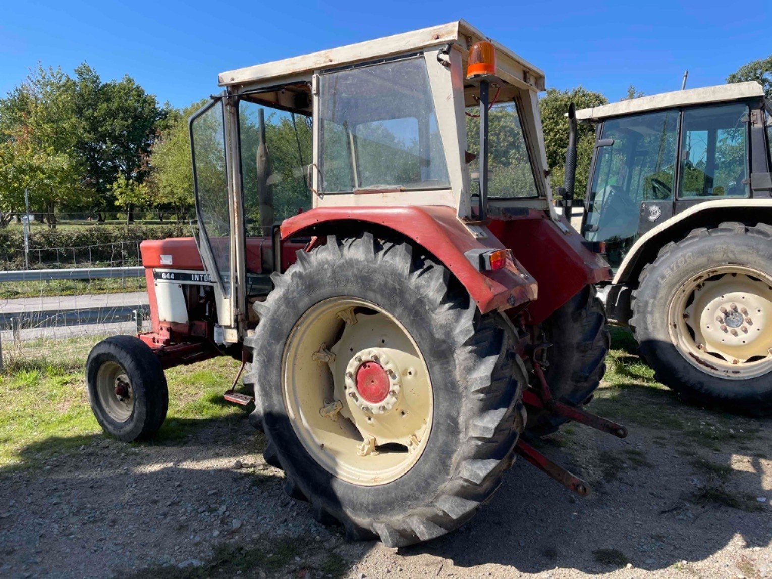 Traktor типа Sonstige Tracteur agricole 644 Case, Gebrauchtmaschine в LA SOUTERRAINE (Фотография 10)