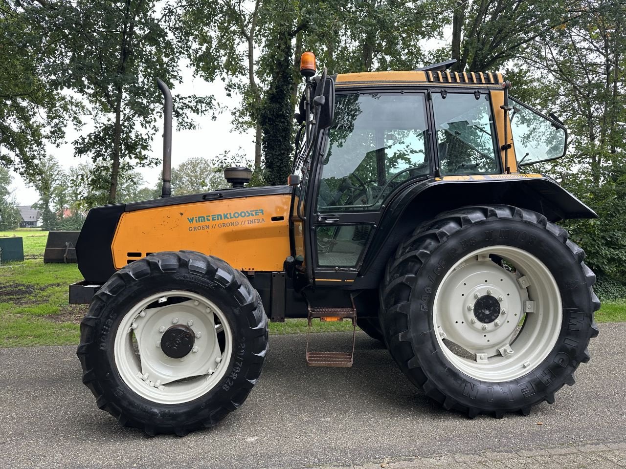 Traktor of the type Sonstige Valtra Valmet 6400, Gebrauchtmaschine in Rossum (Picture 3)