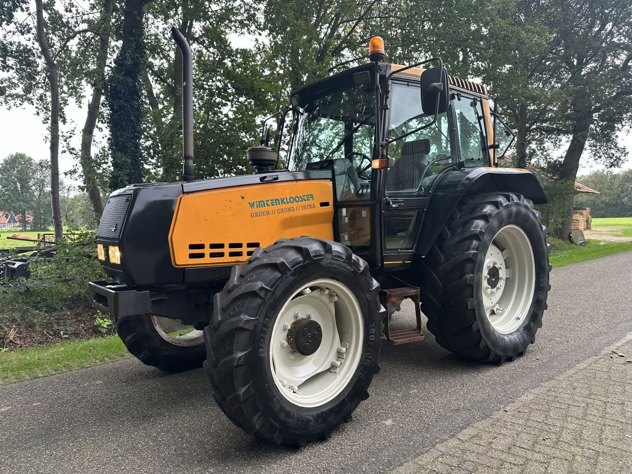 Traktor of the type Sonstige Valtra Valmet 6400, Gebrauchtmaschine in Rossum (Picture 1)