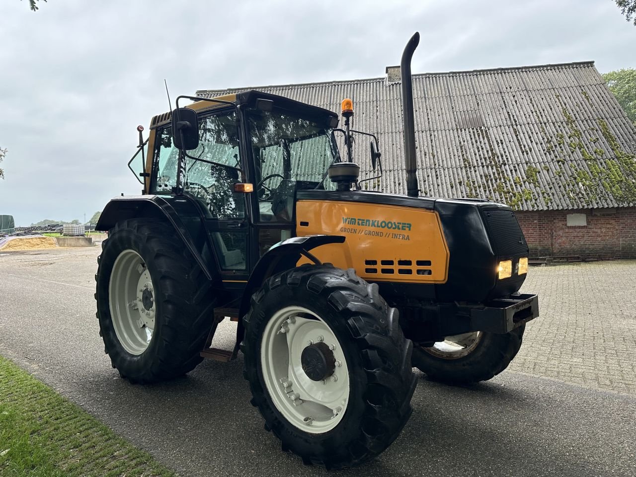 Traktor of the type Sonstige Valtra Valmet 6400, Gebrauchtmaschine in Rossum (Picture 2)