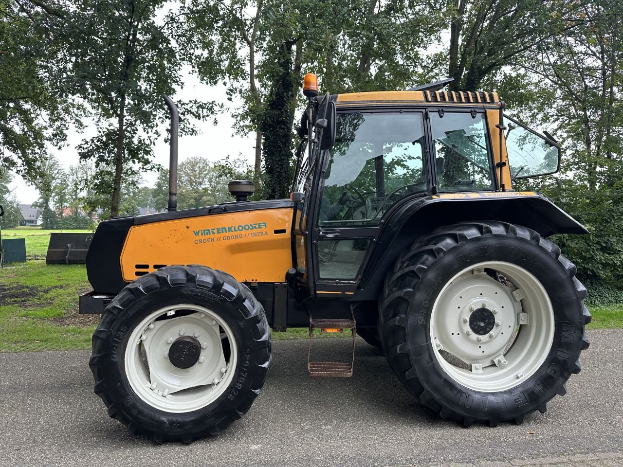 Traktor of the type Sonstige Valtra Valmet 6400, Gebrauchtmaschine in Rossum (Picture 3)