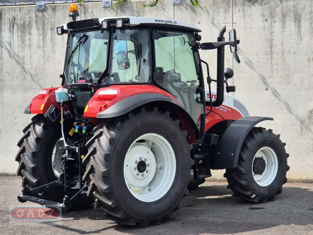 Traktor des Typs Steyr 4075 Kompakt S (Stage V), Neumaschine in Lebring (Bild 2)