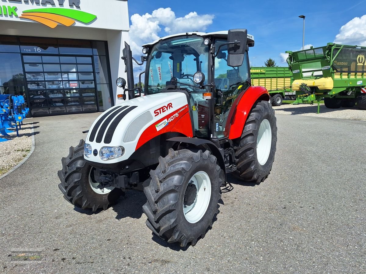 Traktor van het type Steyr 4075 Kompakt S (Stage V), Neumaschine in Gampern (Foto 2)