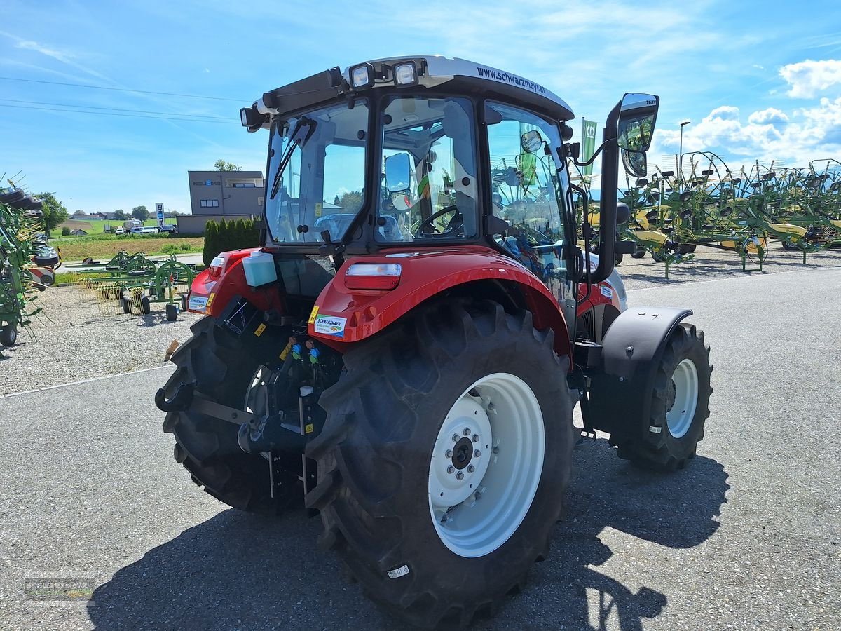 Traktor van het type Steyr 4075 Kompakt S (Stage V), Neumaschine in Gampern (Foto 4)