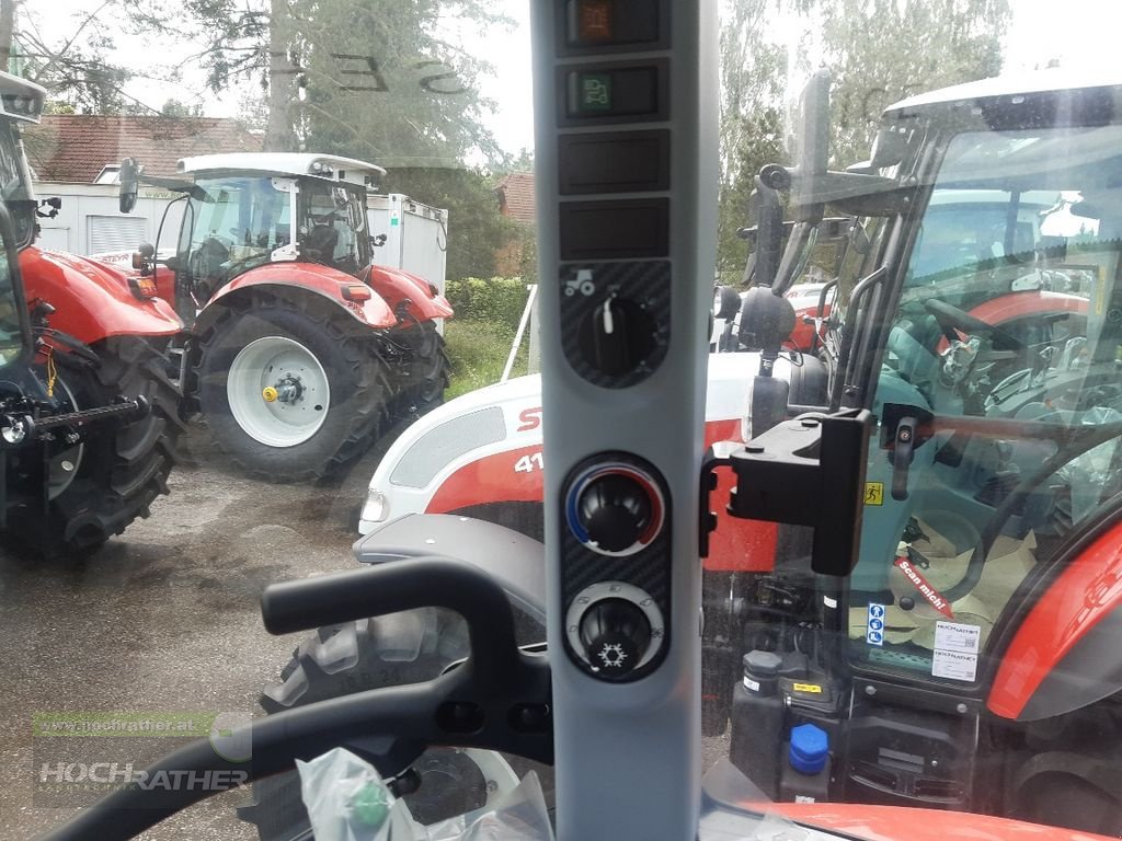 Traktor van het type Steyr 4075 Kompakt S (Stage V), Neumaschine in Kronstorf (Foto 13)