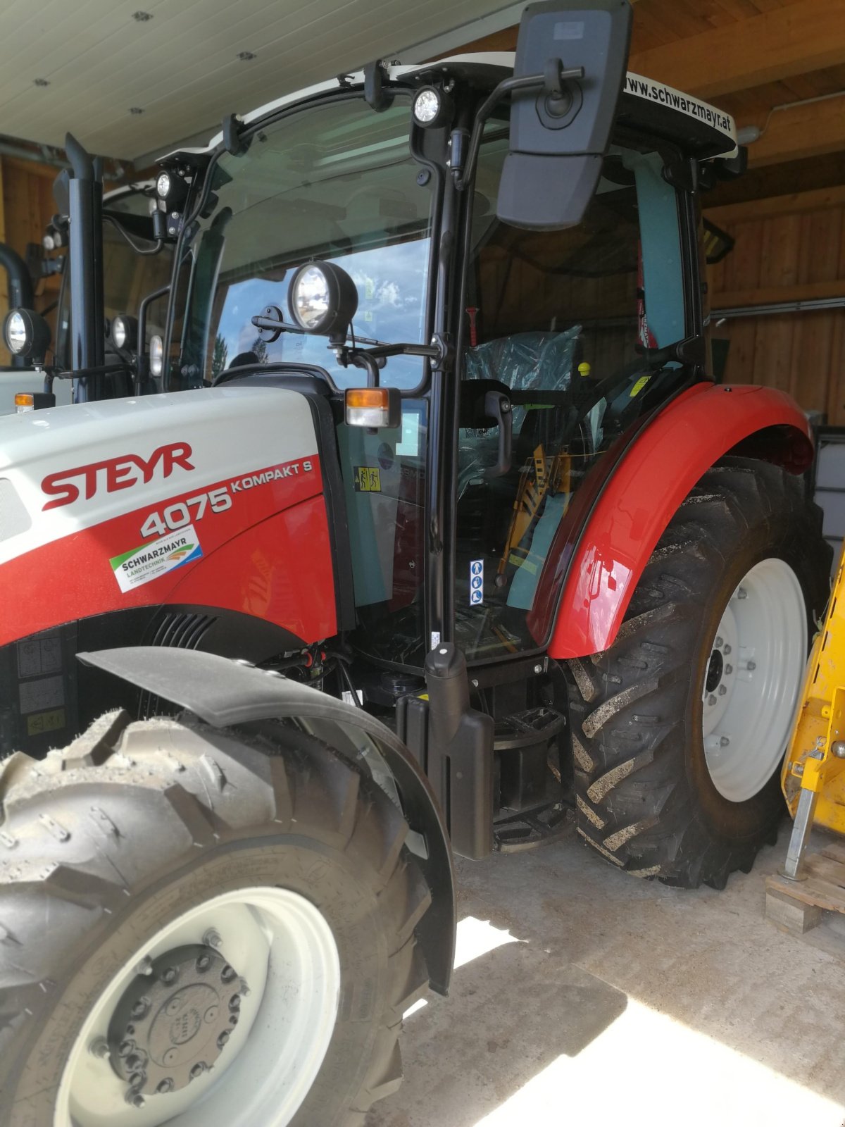 Traktor Türe ait Steyr 4075 S Kompakt, Neumaschine içinde Golling-Scheffau (resim 2)