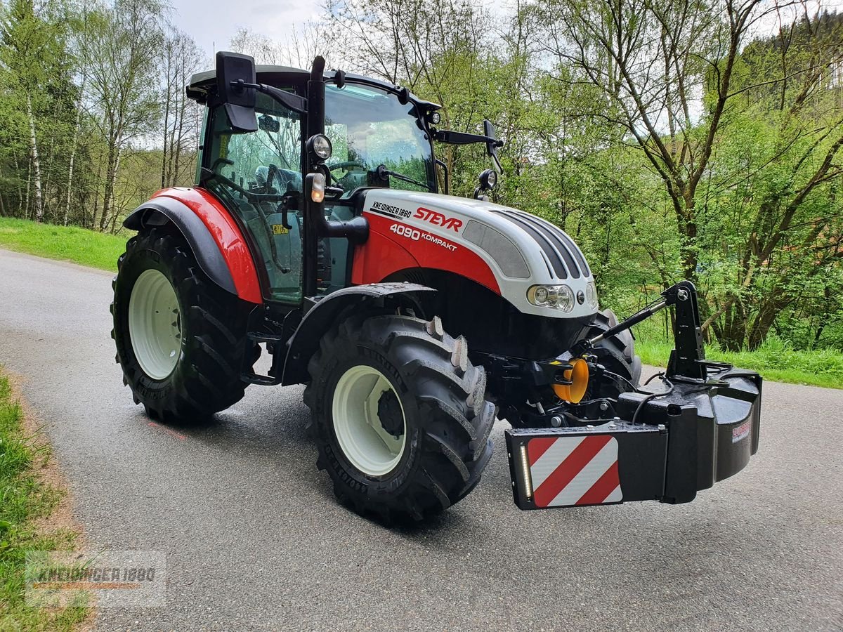 Traktor of the type Steyr 4090 Kompakt (Stage V), Neumaschine in Altenfelden (Picture 2)