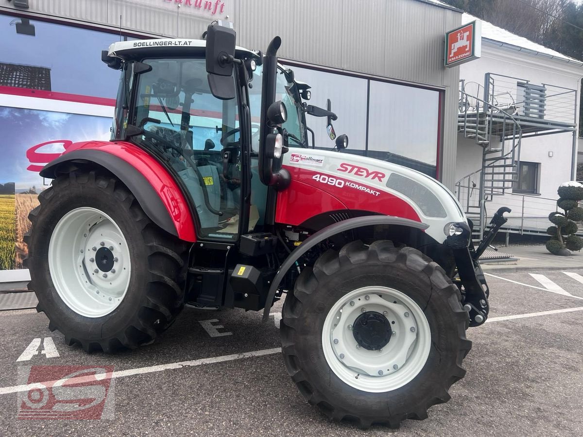 Traktor van het type Steyr 4090 Kompakt (Stage V), Neumaschine in Offenhausen (Foto 1)