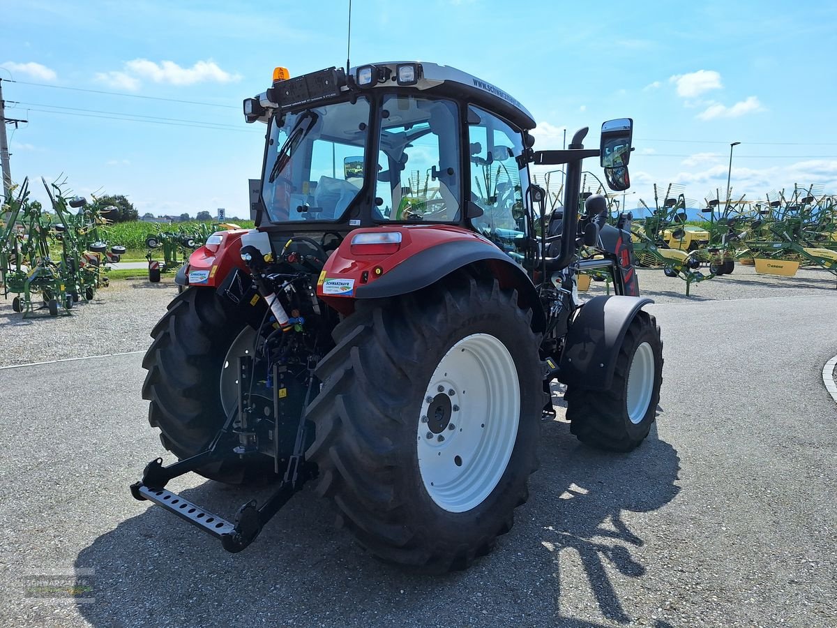 Traktor van het type Steyr 4090 Kompakt (Stage V), Neumaschine in Gampern (Foto 7)