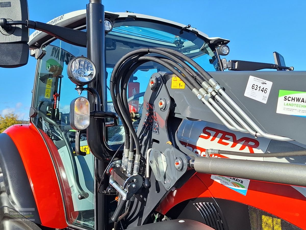 Traktor van het type Steyr 4090 Kompakt (Stage V), Neumaschine in Gampern (Foto 9)