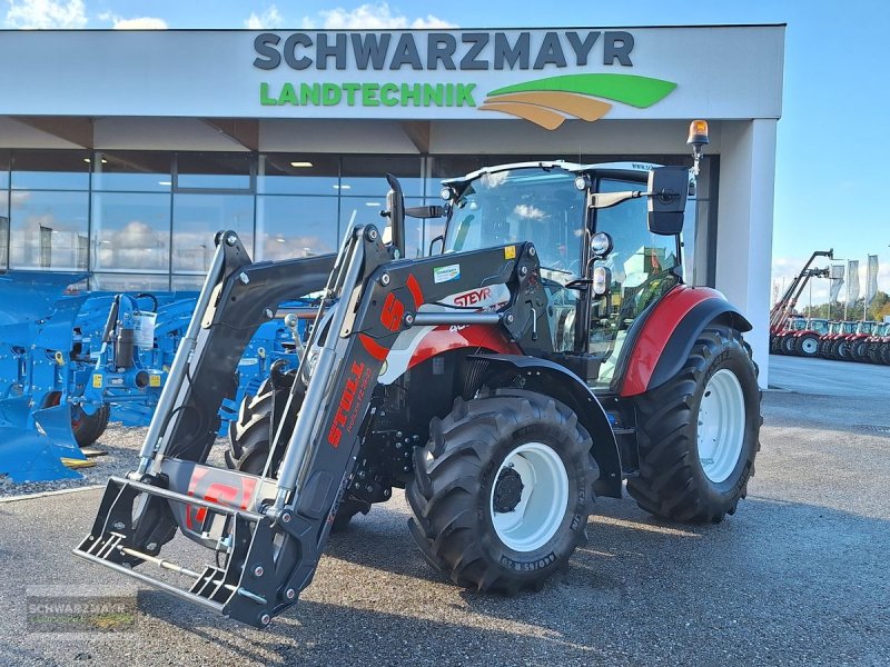 Traktor van het type Steyr 4090 Kompakt (Stage V), Neumaschine in Gampern (Foto 1)