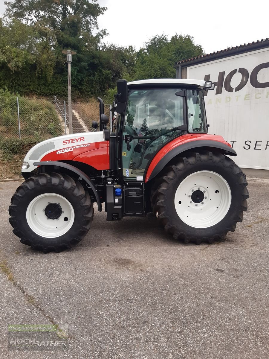 Traktor van het type Steyr 4090 Kompakt (Stage V), Neumaschine in Kronstorf (Foto 4)