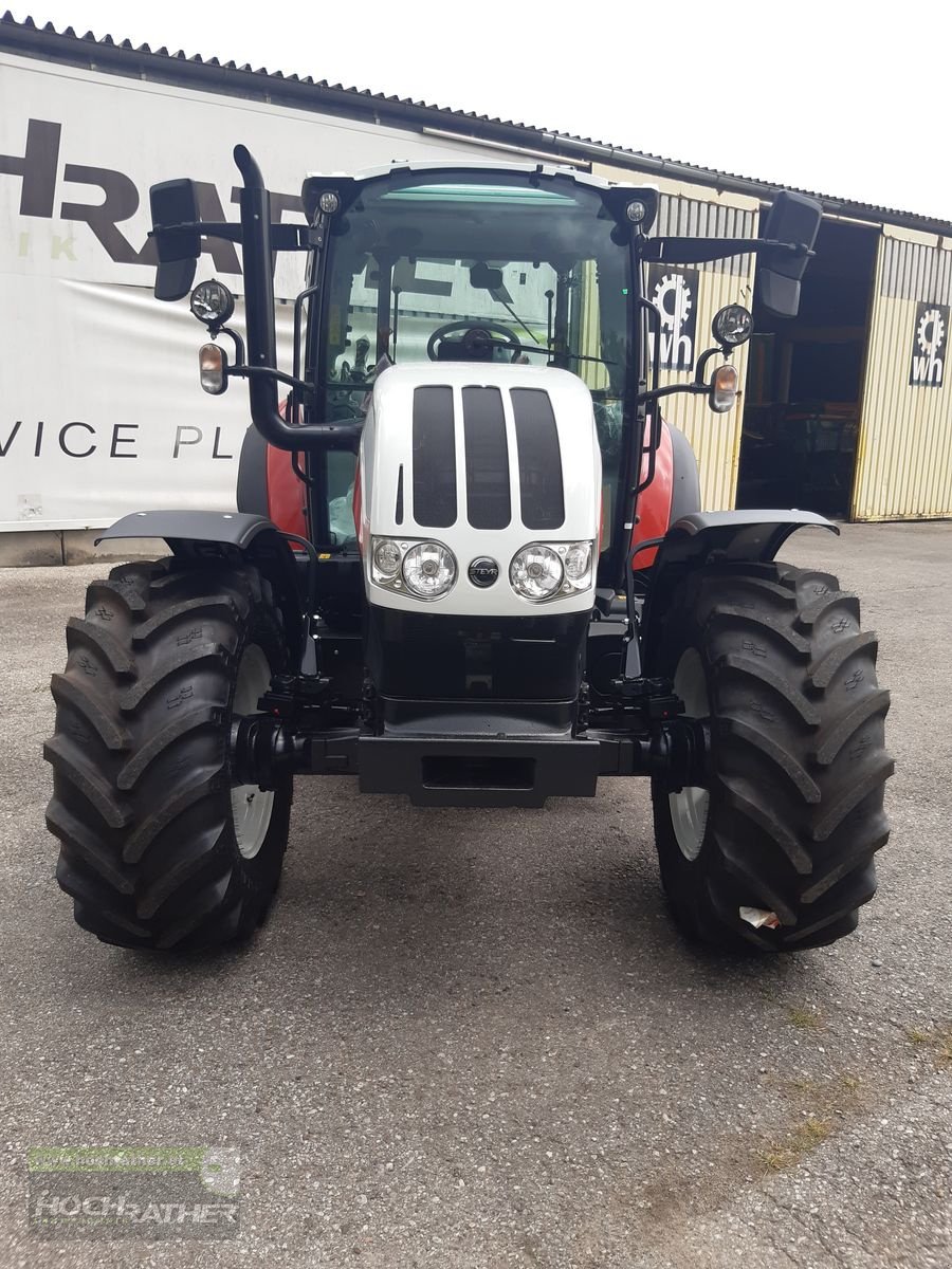 Traktor van het type Steyr 4090 Kompakt (Stage V), Neumaschine in Kronstorf (Foto 5)